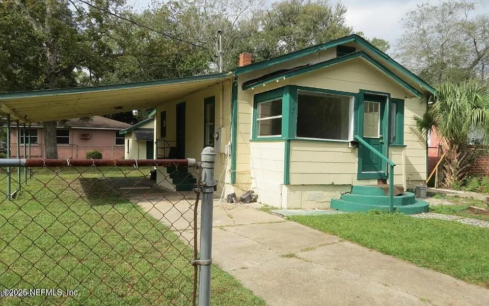 Spires Ave, Jacksonville, FL 32209