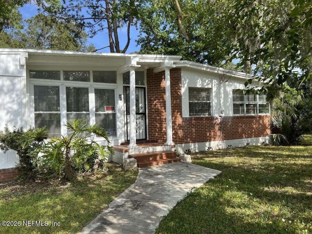 Rhone Dr, Jacksonville, FL 32208
