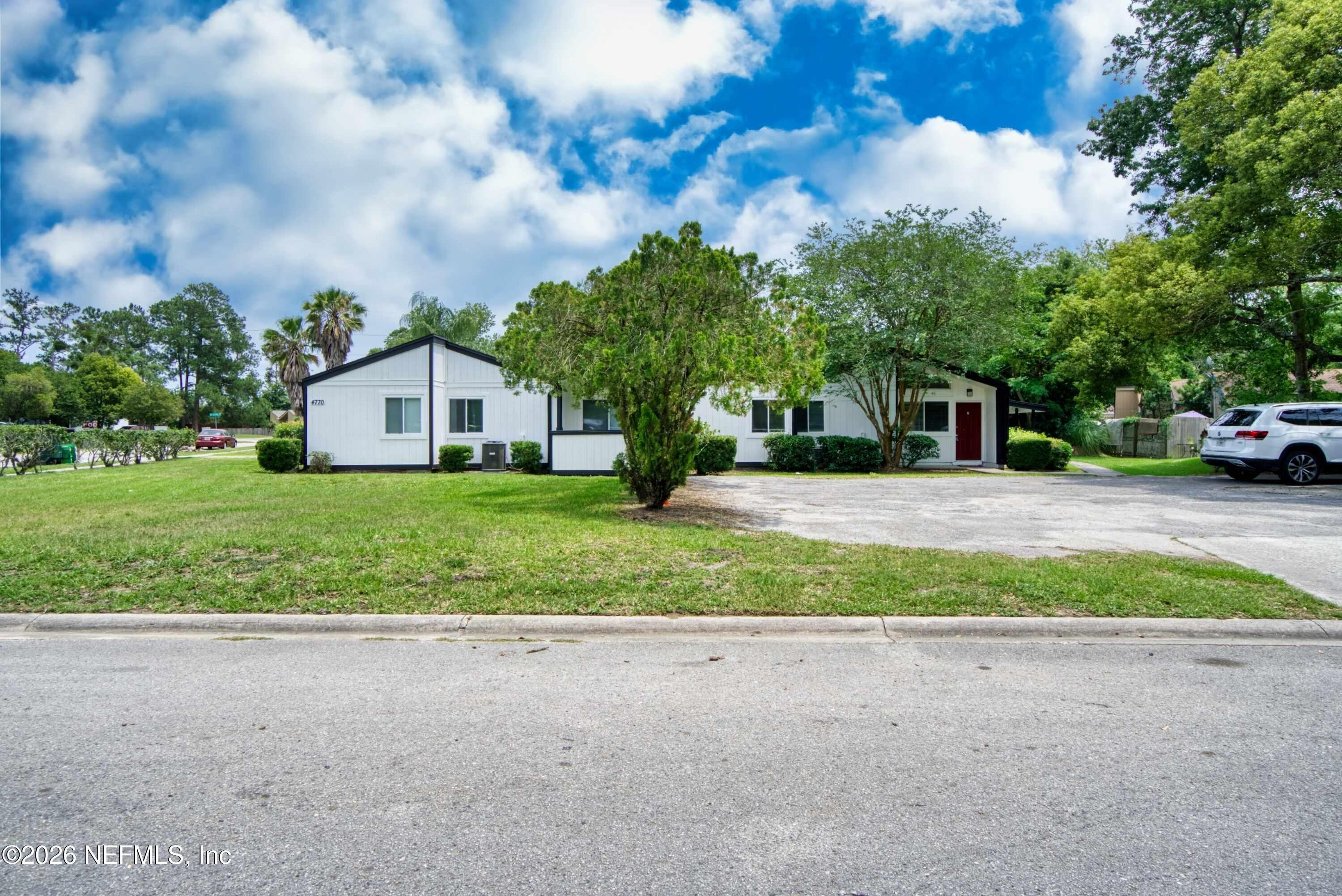 San Jose Manor Dr W, Jacksonville, FL 32217