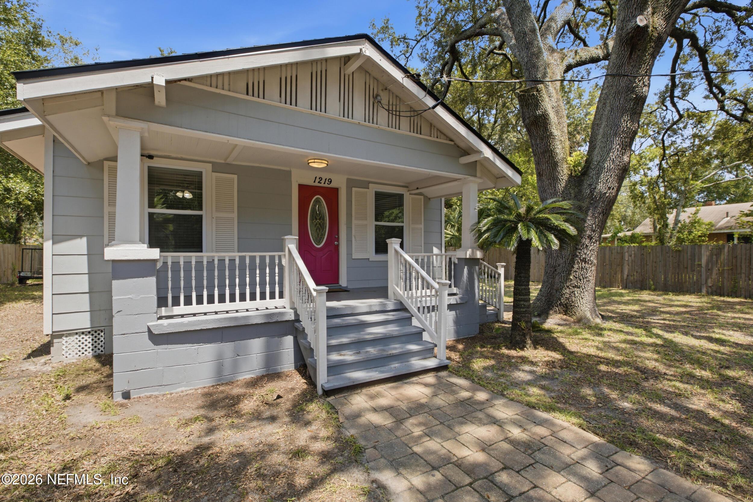 E 10th St, Jacksonville, FL 32206