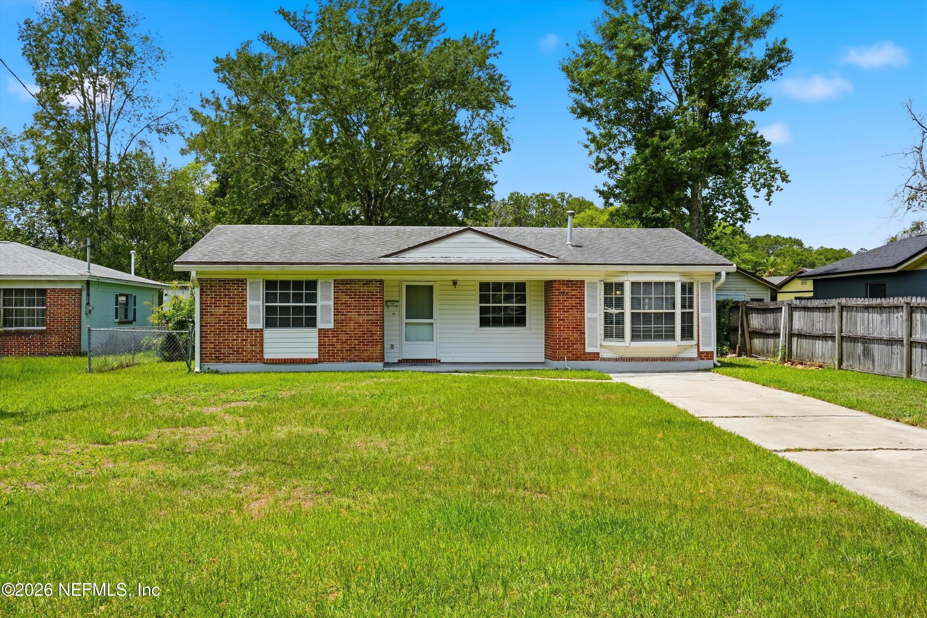 White Alder Dr, Jacksonville, FL 32210