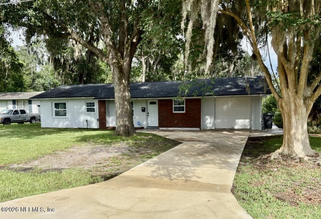 Bonnie Brae Ln, Jacksonville, FL 32210