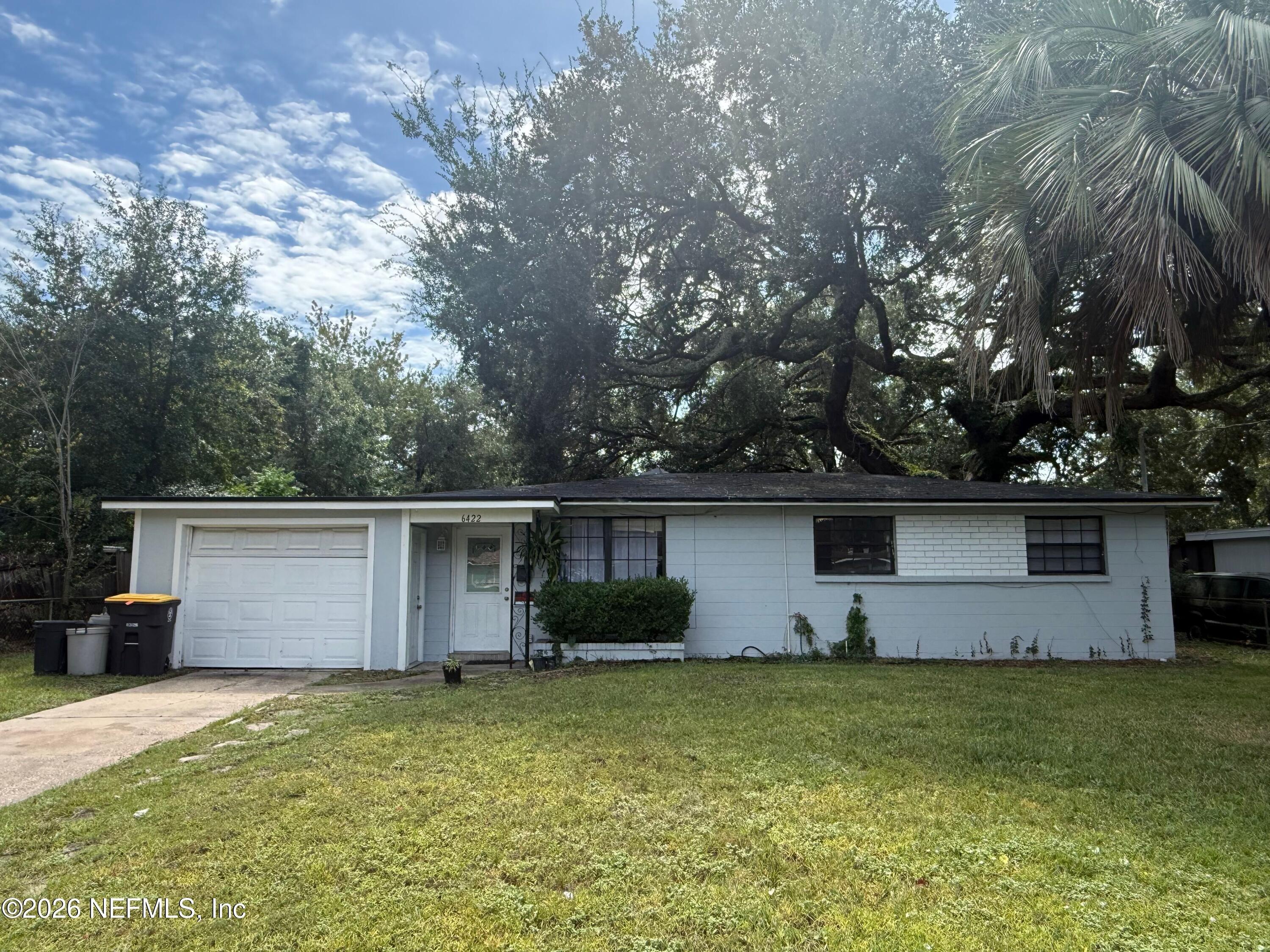 Solandra Dr, Jacksonville, FL 32210