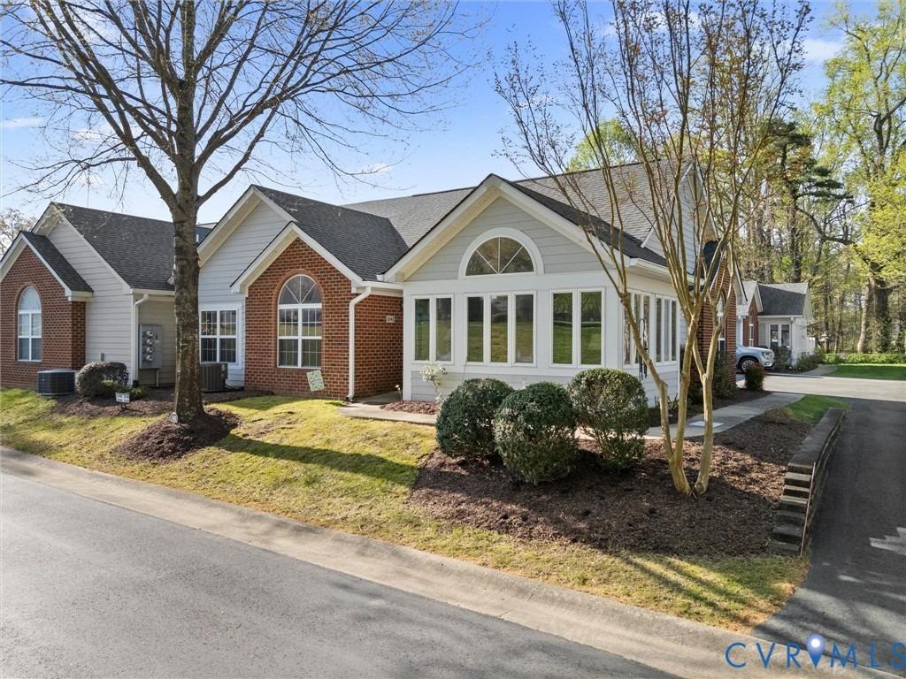 Stone Manor Cir, Chester, VA 23831