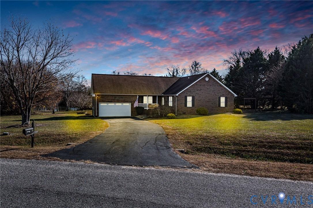 Matthews Cove Dr, Montross, VA 22520