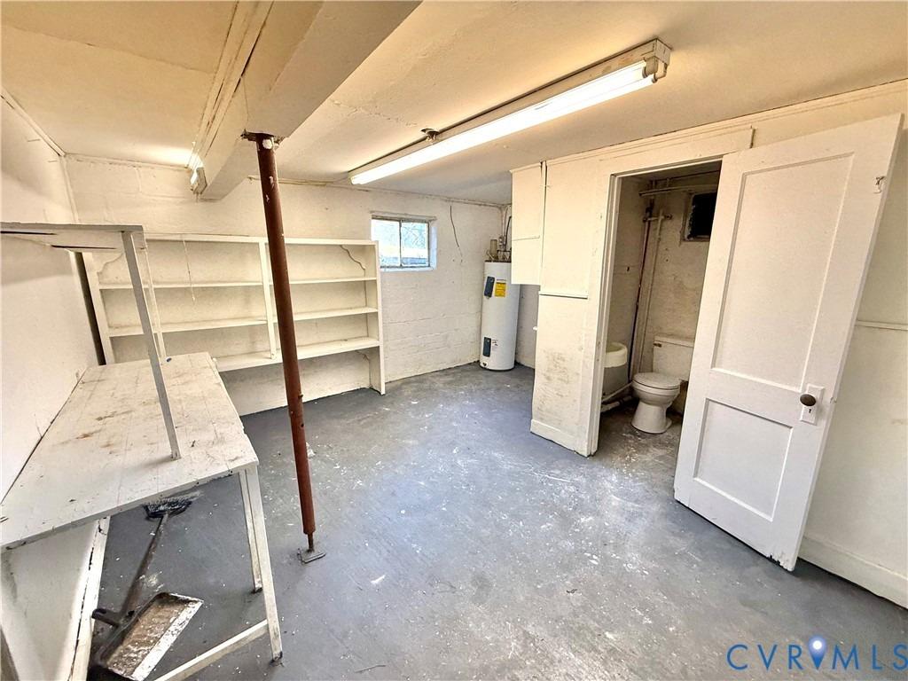 E Virginia Ave, Crewe, VA 23930