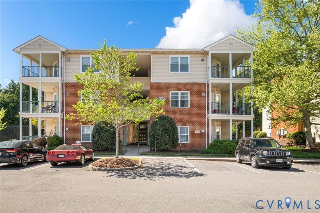 Brassie Ln, Glen Allen, VA 23059