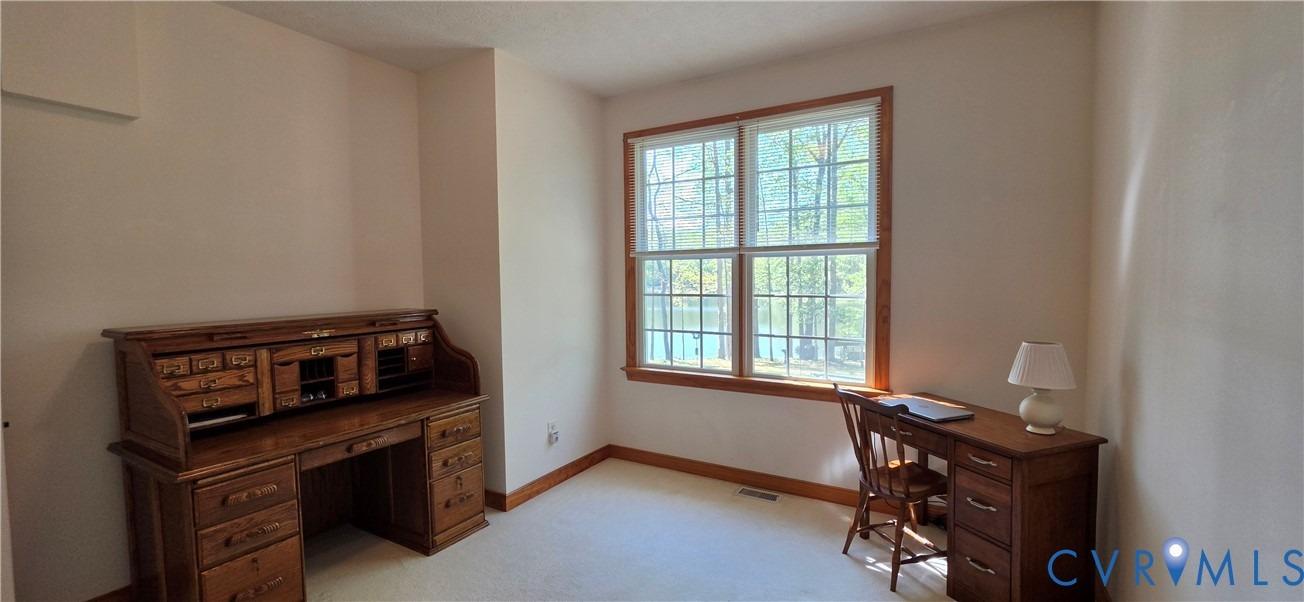 Windsor Lake Dr, Louisa, VA 23093