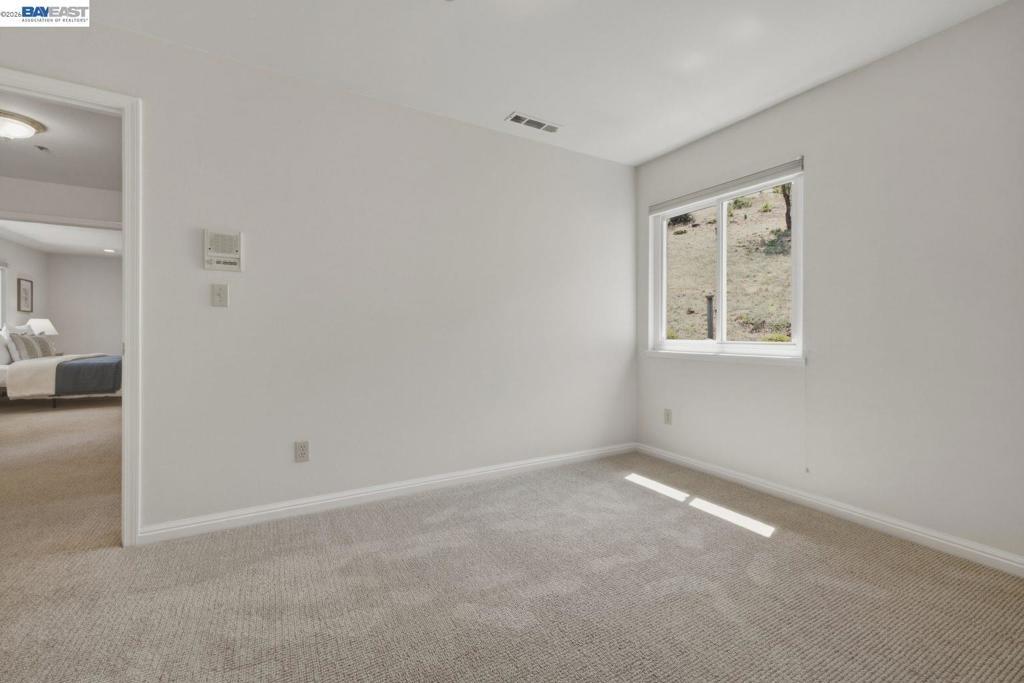 Oak Rd, Orinda, CA 94563