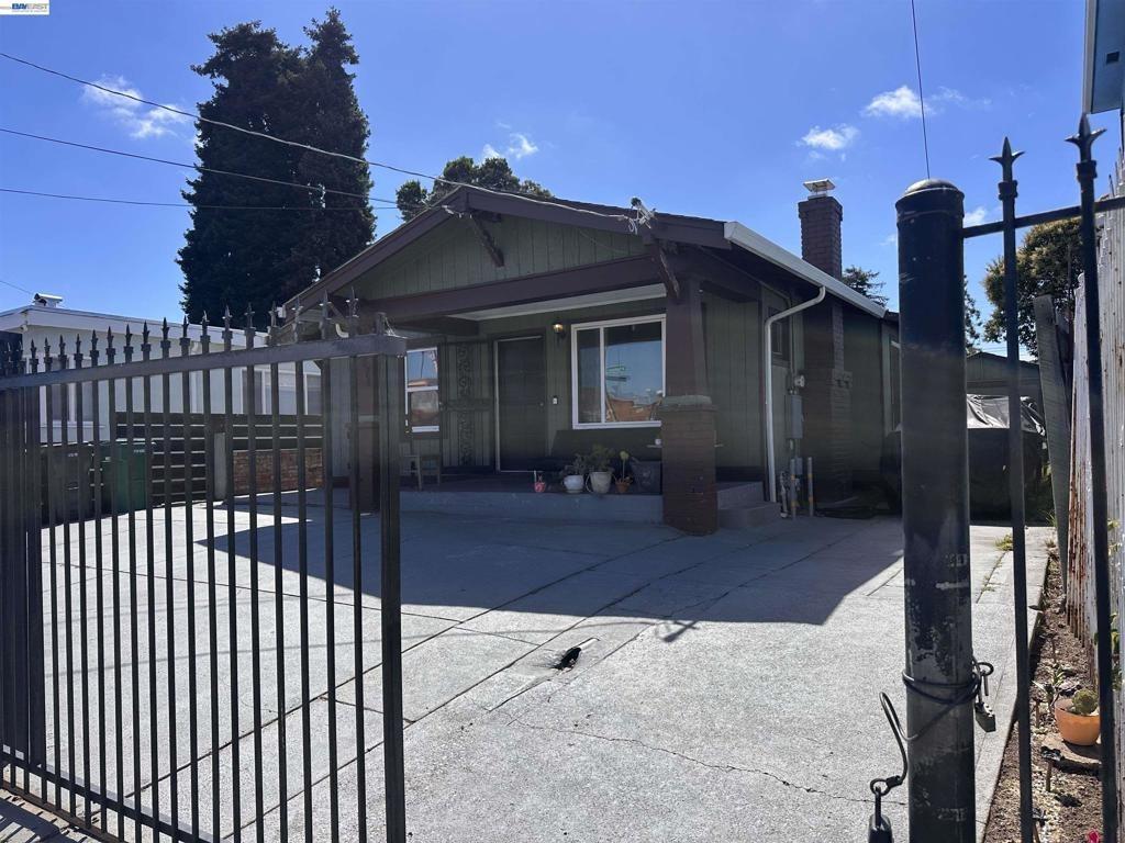 Seminary Ave, Oakland, CA 94605