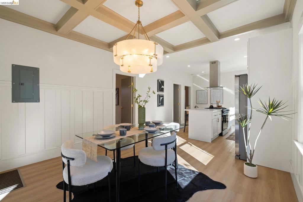 Highland Ave, Oakland, CA 94606