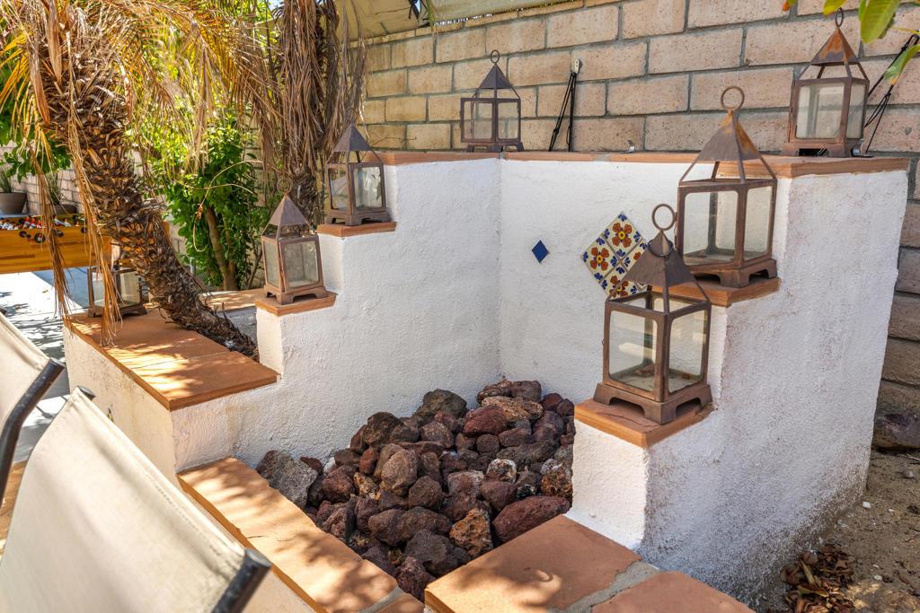 E Paseo Caroleta, Palm Springs, CA 92264