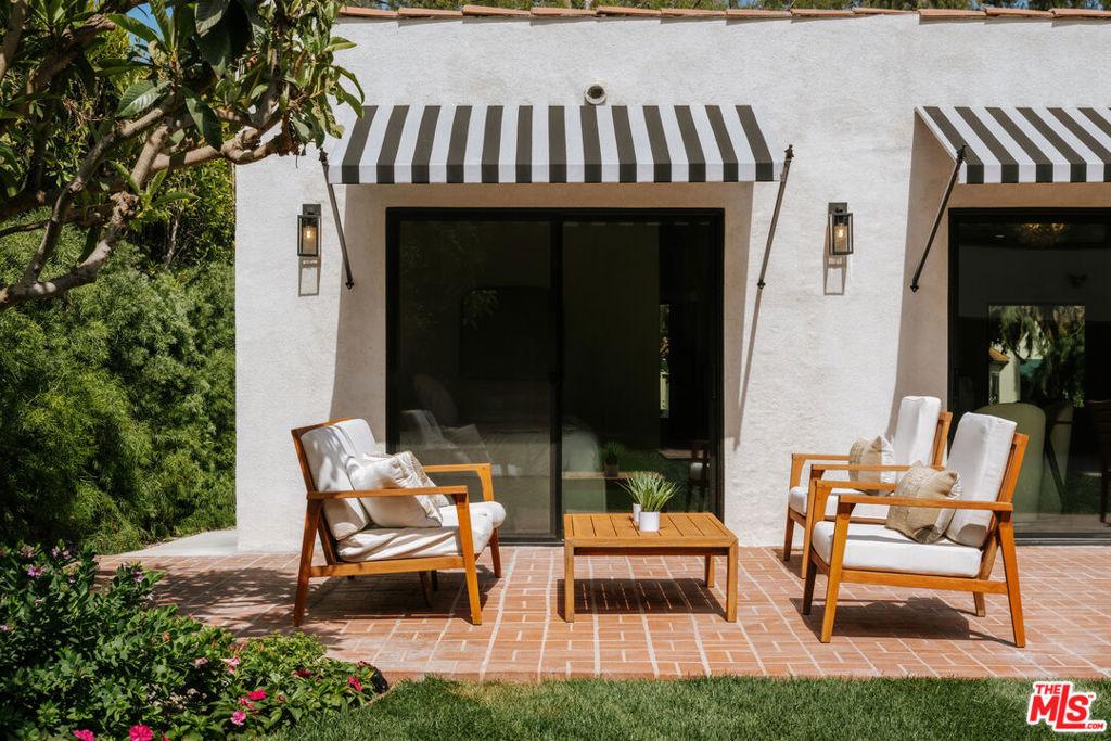 N Almont Dr, West Hollywood, CA 90048