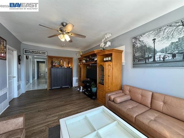52nd Ave, Oakland, CA 94601