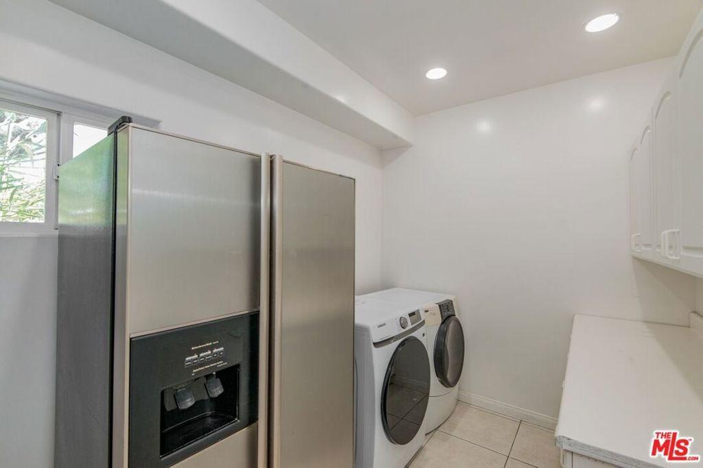 Shadyglade Ave, Studio City, CA 91604