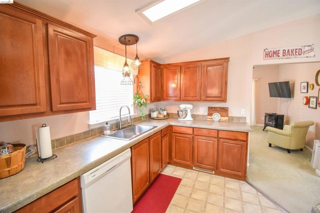Vista Dr, Jamestown, CA 95327