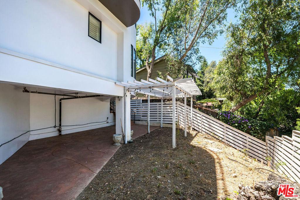 Decente Ct, Studio City, CA 91604