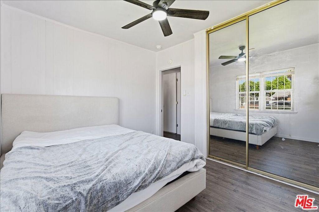 W 74th St, Los Angeles, CA 90044