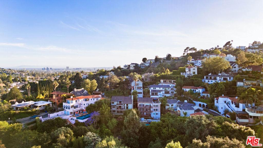 Lowry Rd, Los Angeles, CA 90027