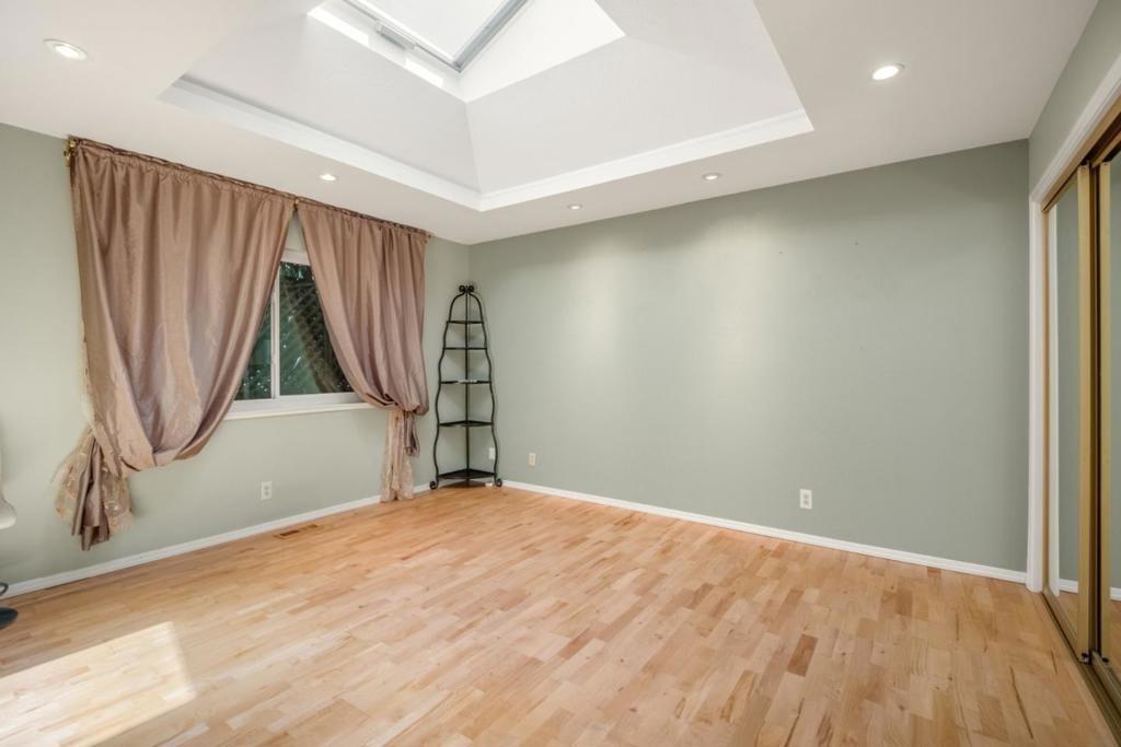 Lundy Ln, Los Altos, CA 94024