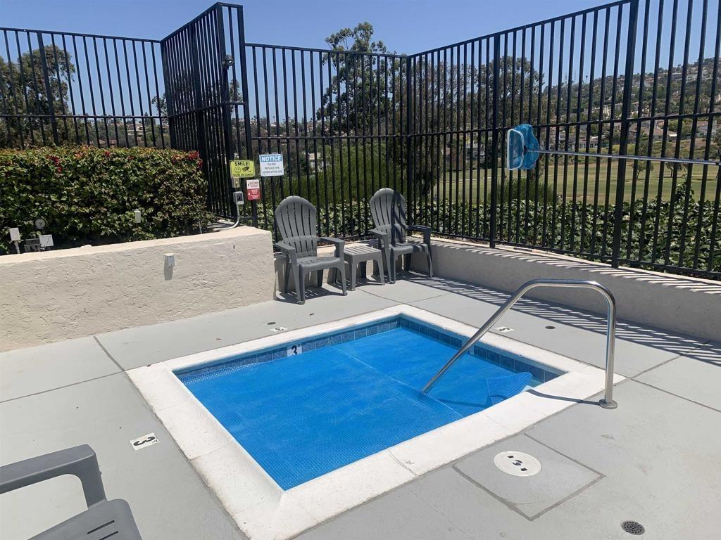 Navarra Dr, Carlsbad, CA 92009