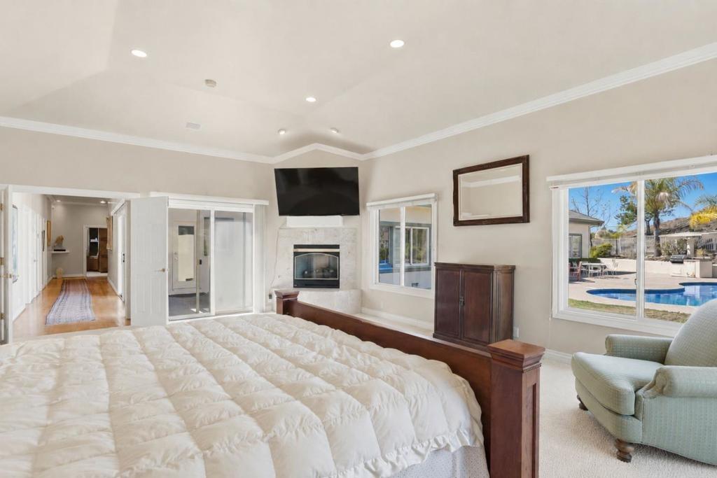 Country Club Pkwy, San Jose, CA 95138