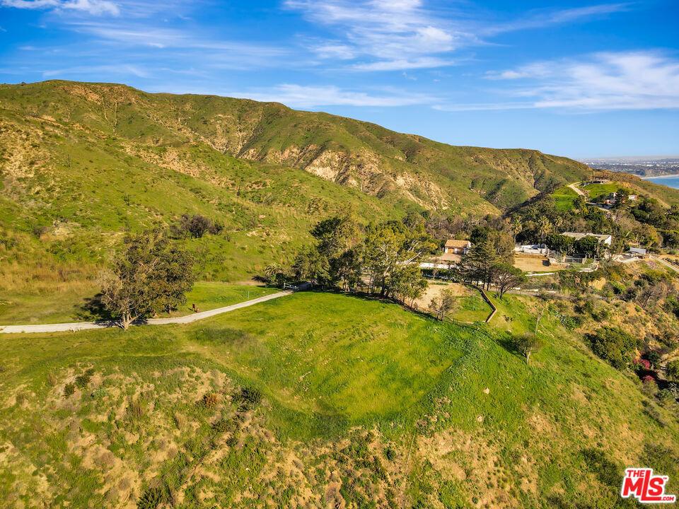 Big Rock Dr, Malibu, CA 90265