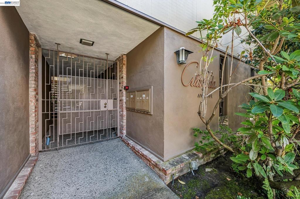Alameda Ave, Alameda, CA 94501