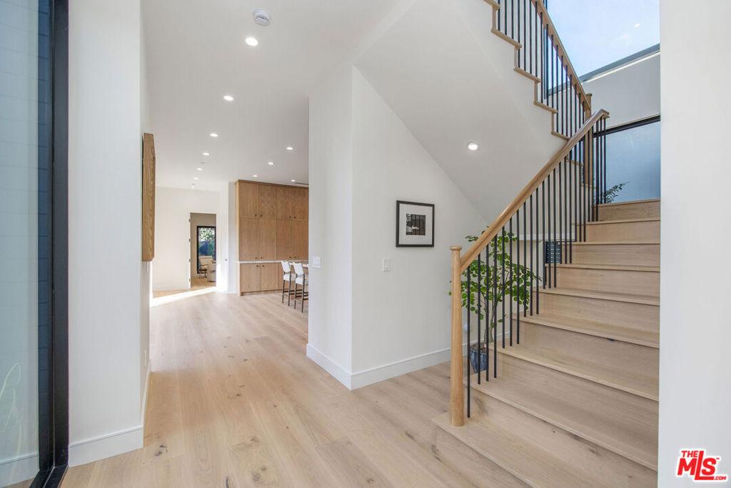 Louella Ave, Venice, CA 90291