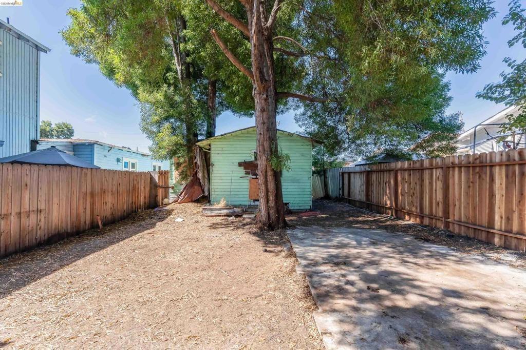 Holly St, Oakland, CA 94621