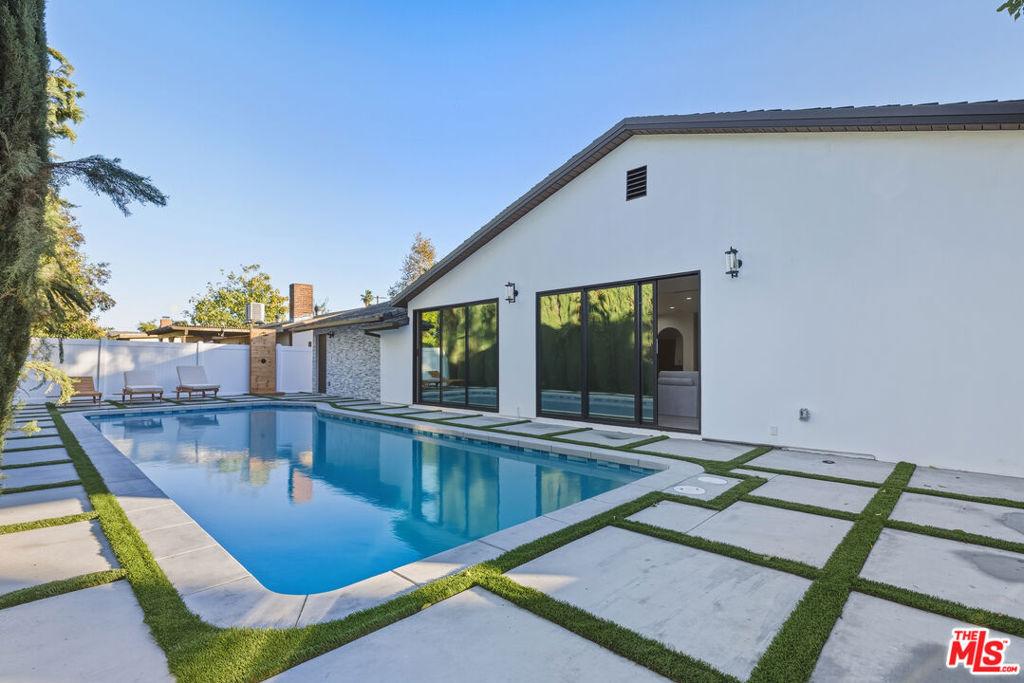 Valerio St, Van Nuys, CA 91406