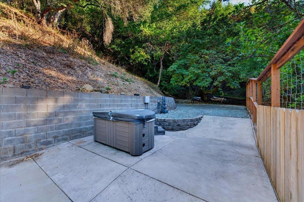 Crow Canyon Rd, Castro Valley, CA 94552