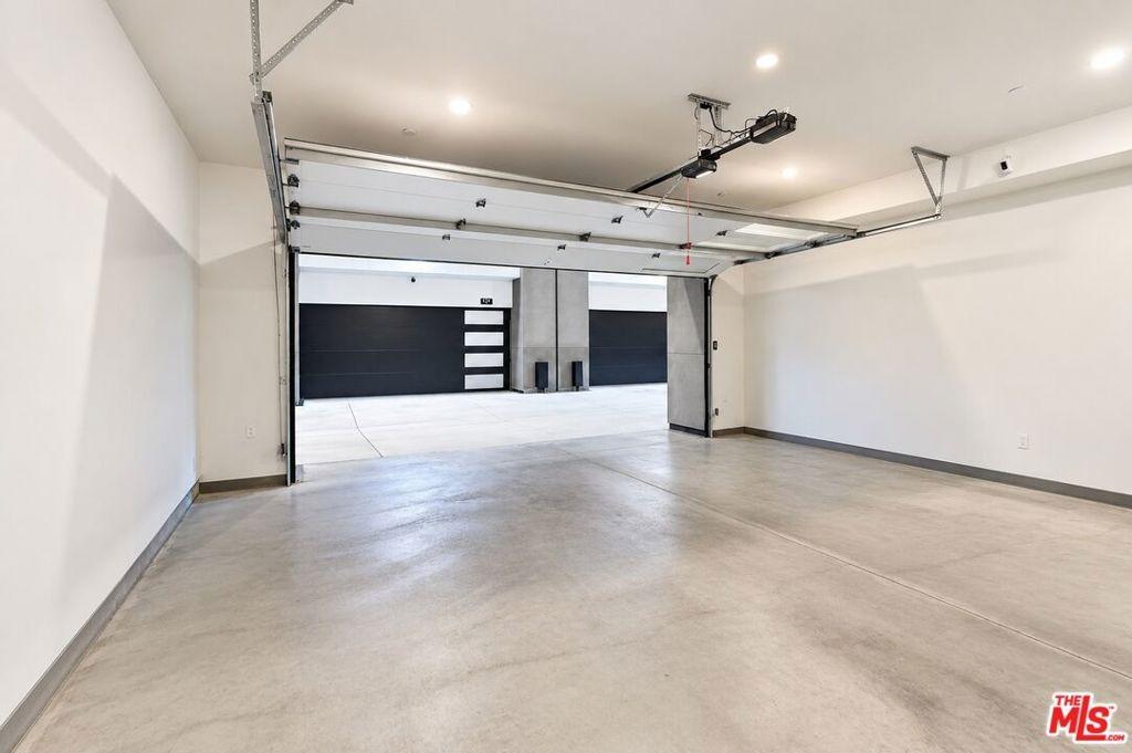 Sepulveda Blvd, Van Nuys, CA 91411