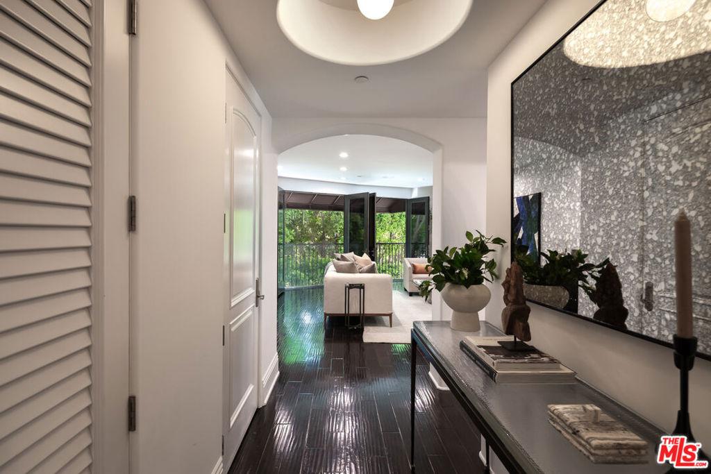 Chenault St, Los Angeles, CA 90049