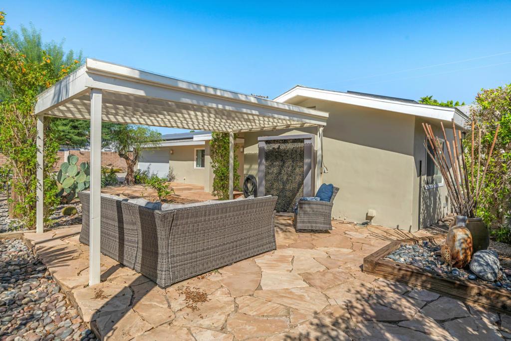 E Venetia Rd, Palm Springs, CA 92262