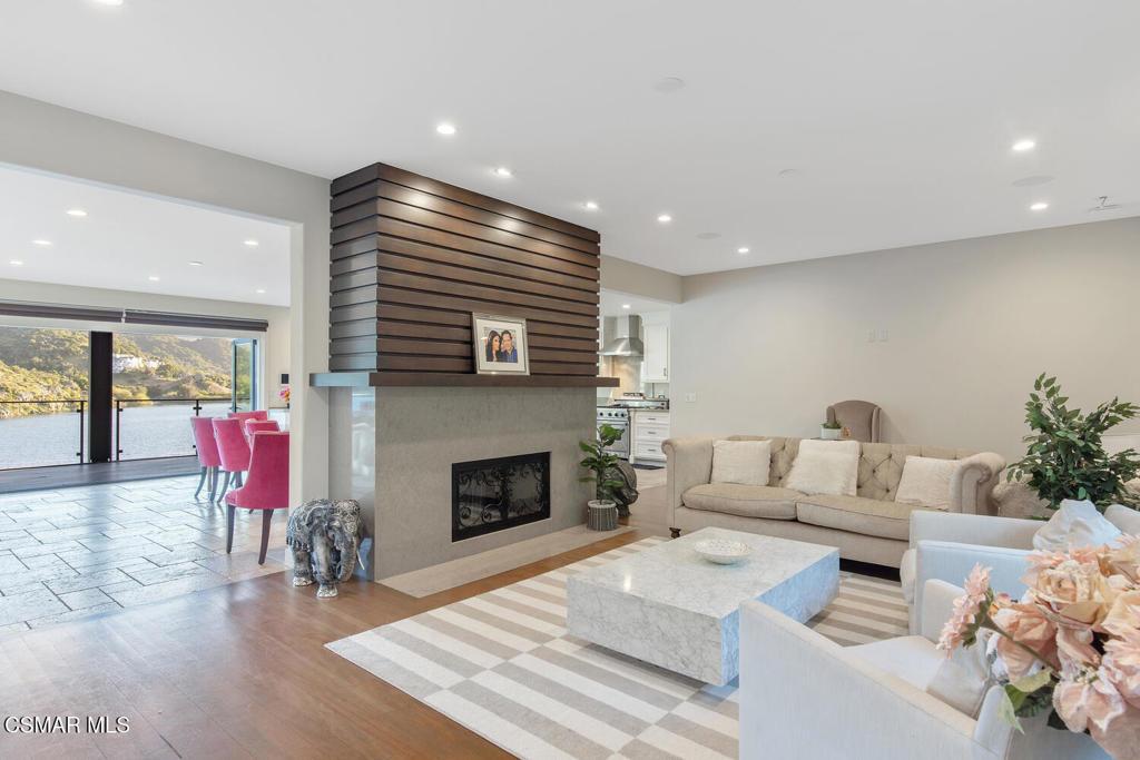 Lake Sherwood Dr, Lake Sherwood, CA 91361