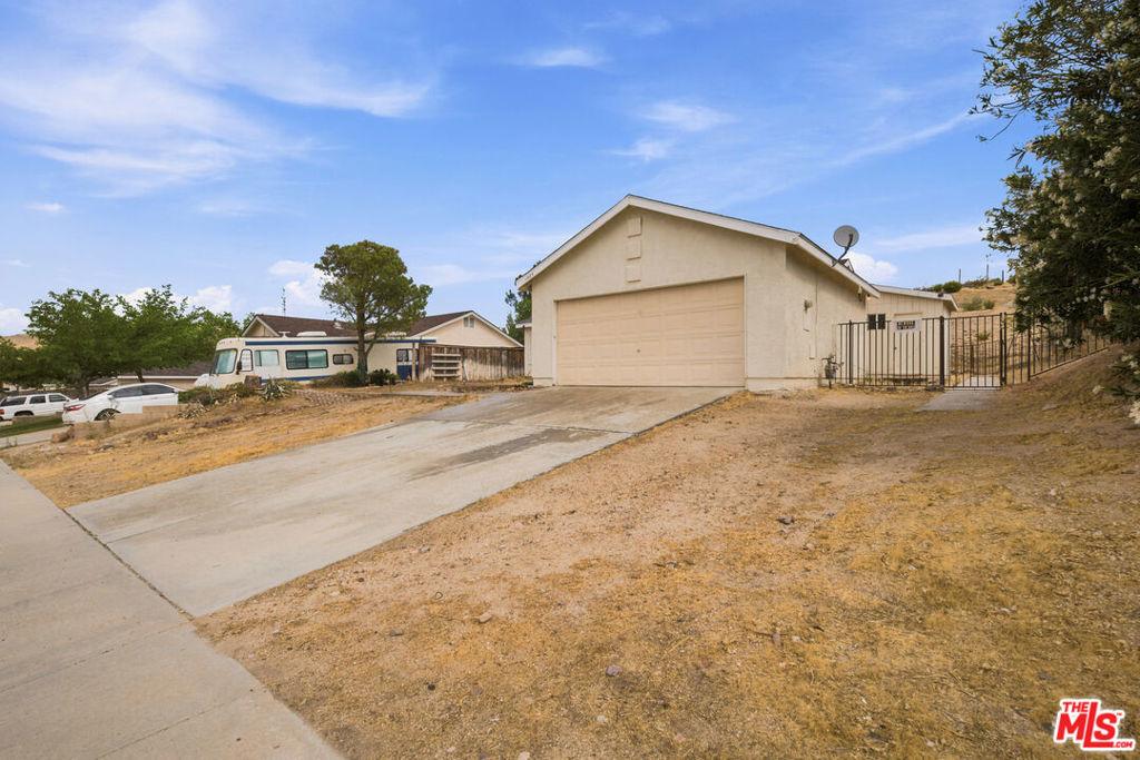 Bradford Ave, Rosamond, CA 93560