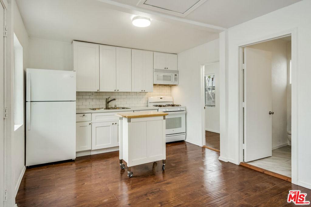 W 36th St, Los Angeles, CA 90018