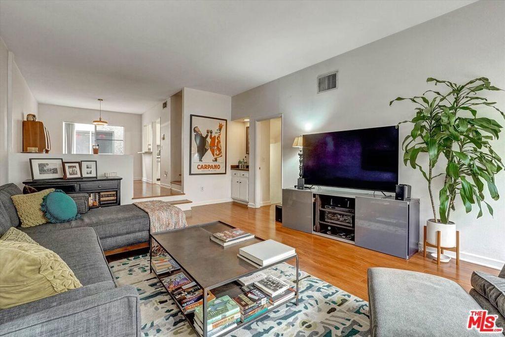 Barry Ave, Los Angeles, CA 90025