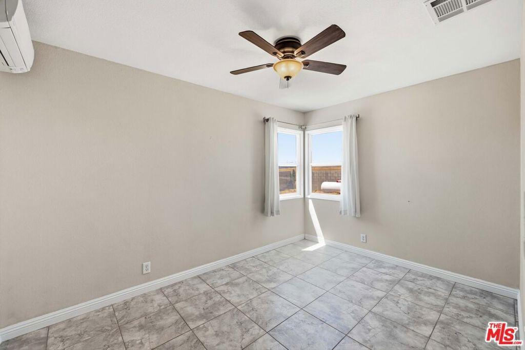 110th St W, Lancaster, CA 93536