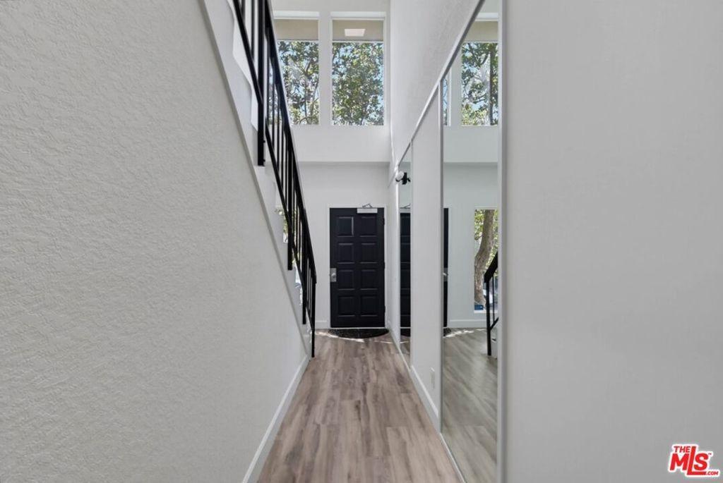 Courtleigh Dr, Los Angeles, CA 90066