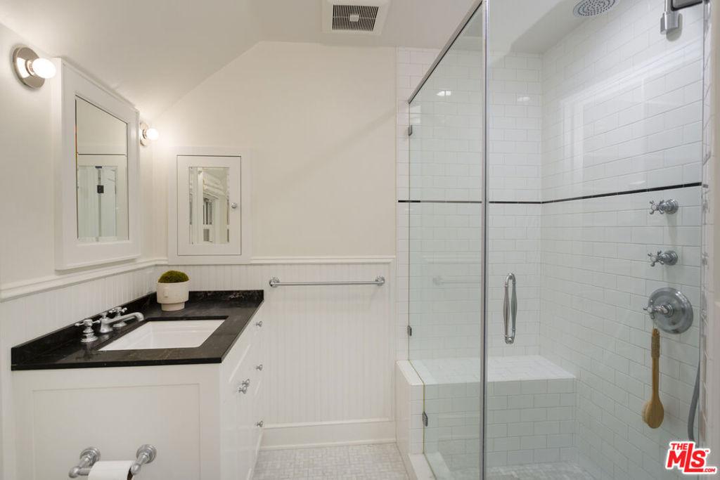 Boca De Canon Ln, Los Angeles, CA 90049