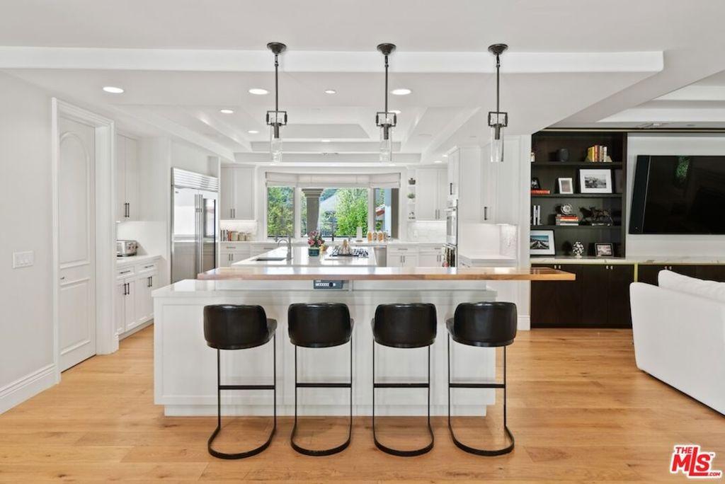 Park South St, Calabasas, CA 91302