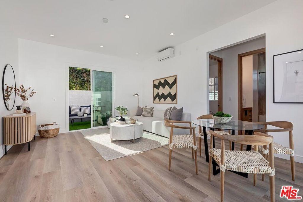 W 73rd St, Los Angeles, CA 90043