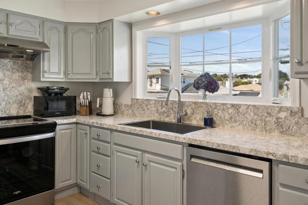 Manor Dr, South San Francisco, CA 94080