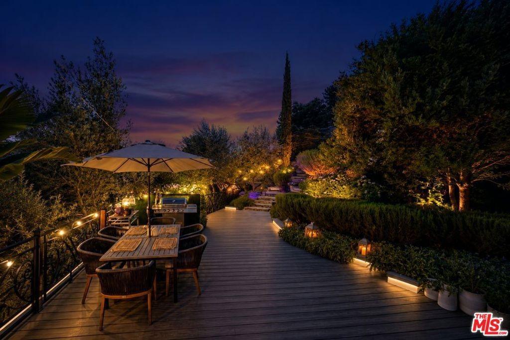 Benedict Canyon Dr, Beverly Hills, CA 90210