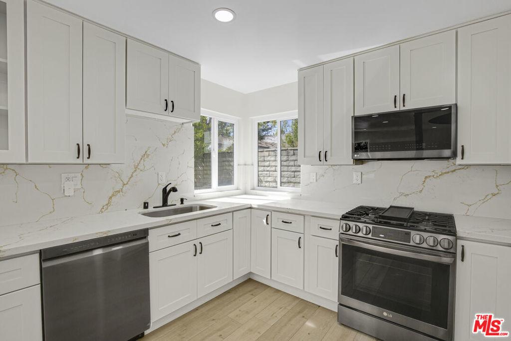 Lilly Ct, Northridge, CA 91325