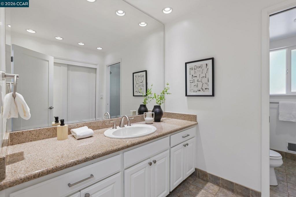 Kingsford Dr, Moraga, CA 94556