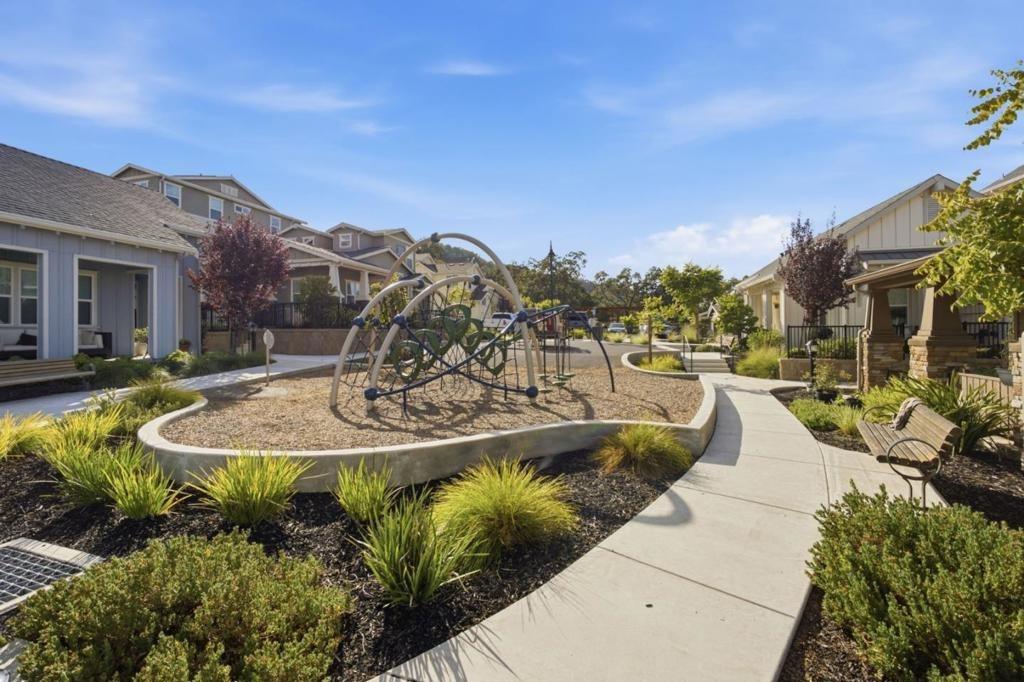 Tawhana Ln, Gilroy, CA 95020