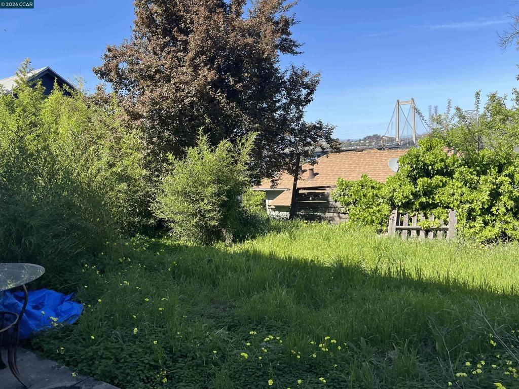 Francis St, Crockett, CA 94525